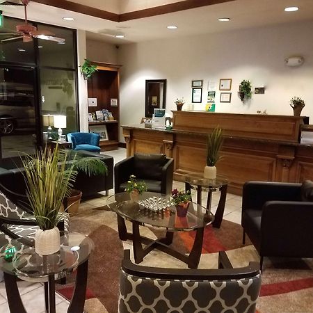 Ramada By Wyndham Arcata Hotel Екстериор снимка
