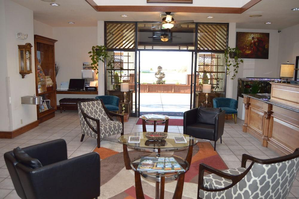 Ramada By Wyndham Arcata Hotel Екстериор снимка