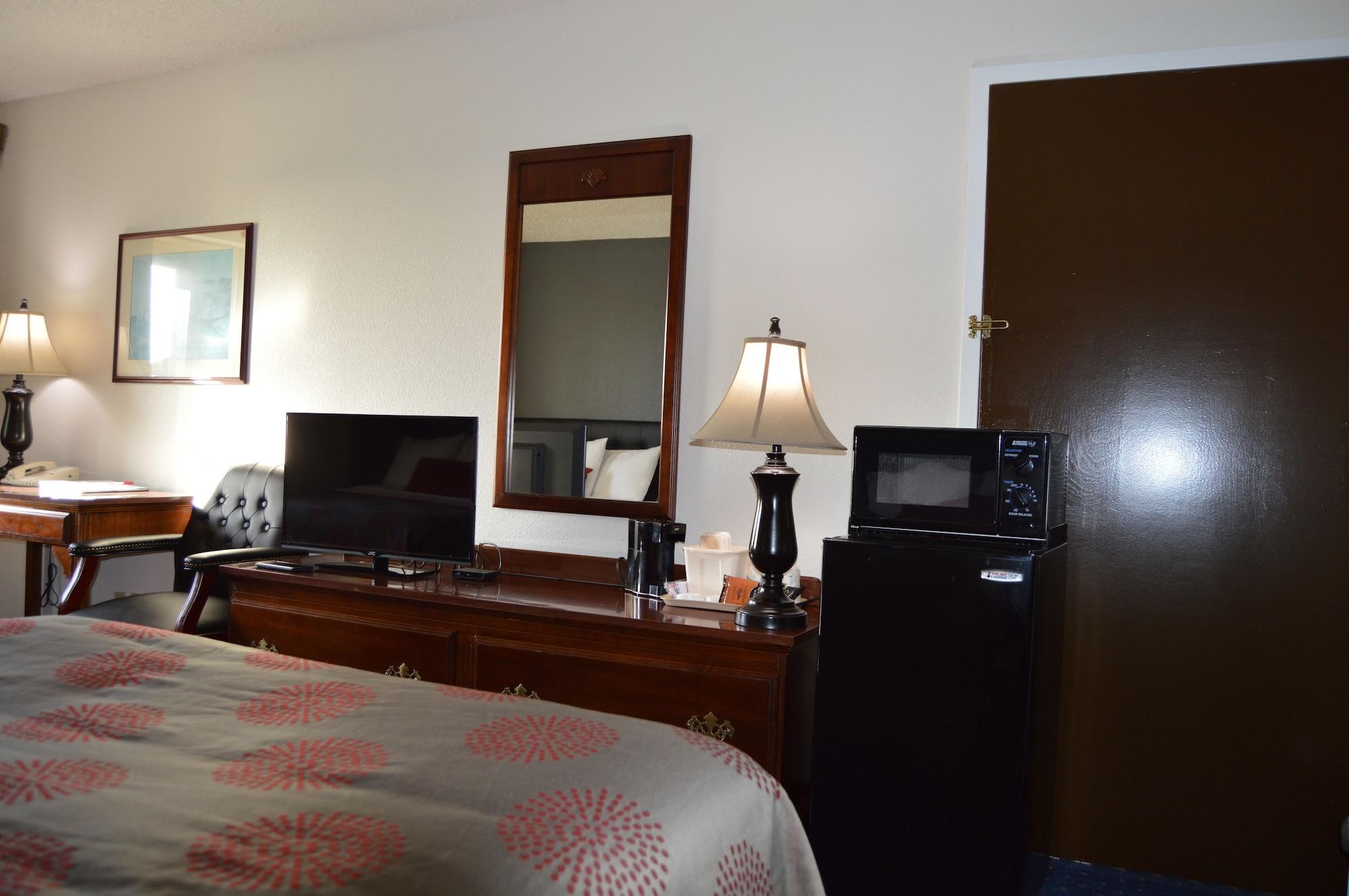 Ramada By Wyndham Arcata Hotel Екстериор снимка