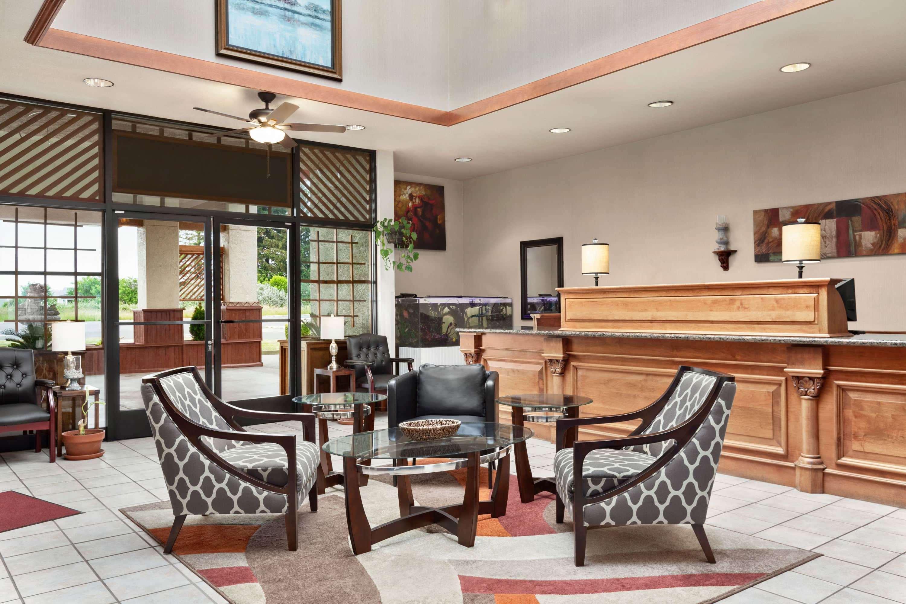 Ramada By Wyndham Arcata Hotel Екстериор снимка