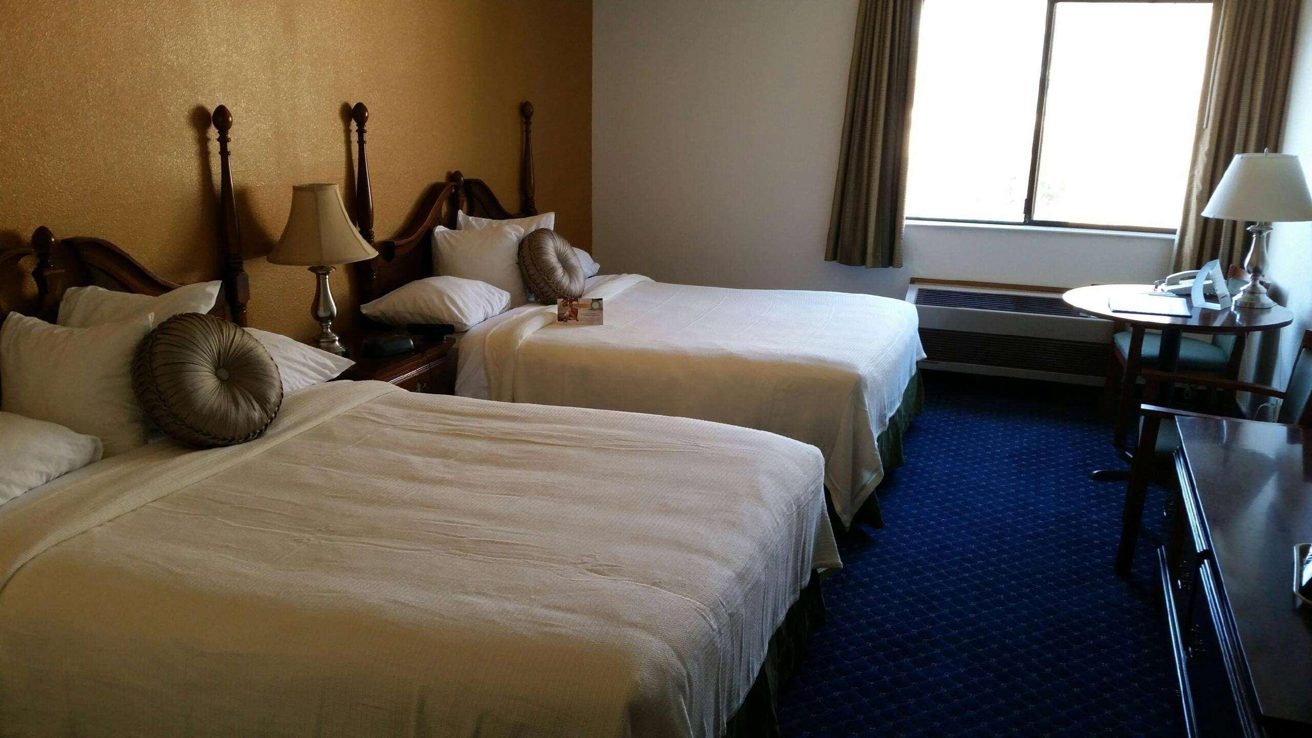 Ramada By Wyndham Arcata Hotel Екстериор снимка