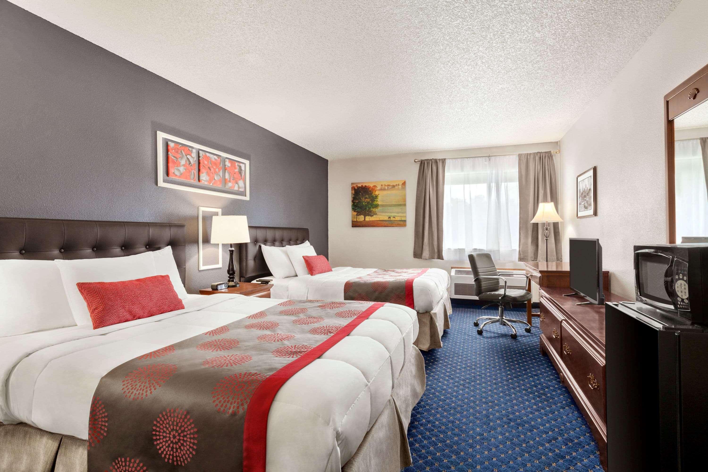 Ramada By Wyndham Arcata Hotel Екстериор снимка