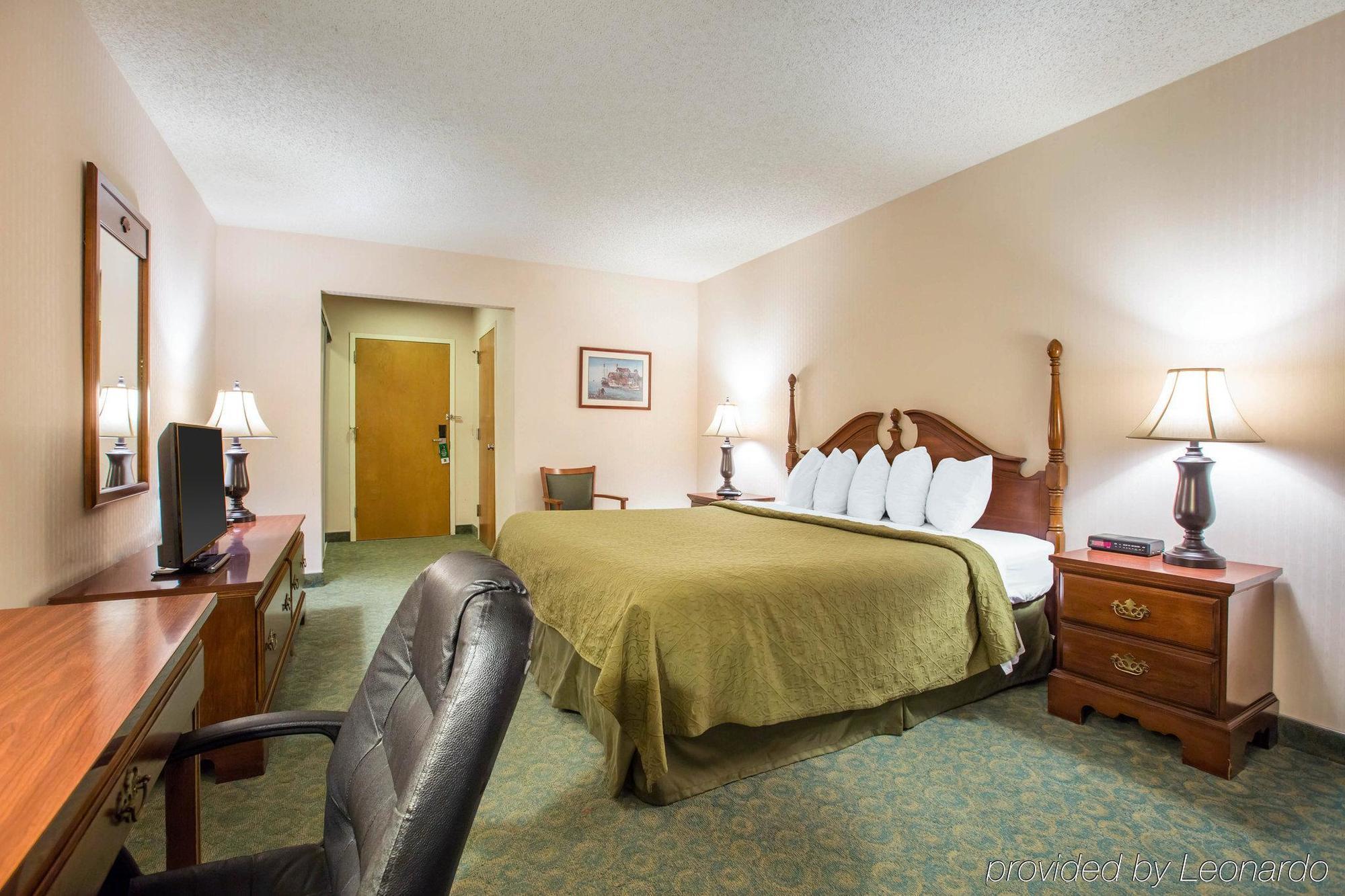 Ramada By Wyndham Arcata Hotel Екстериор снимка