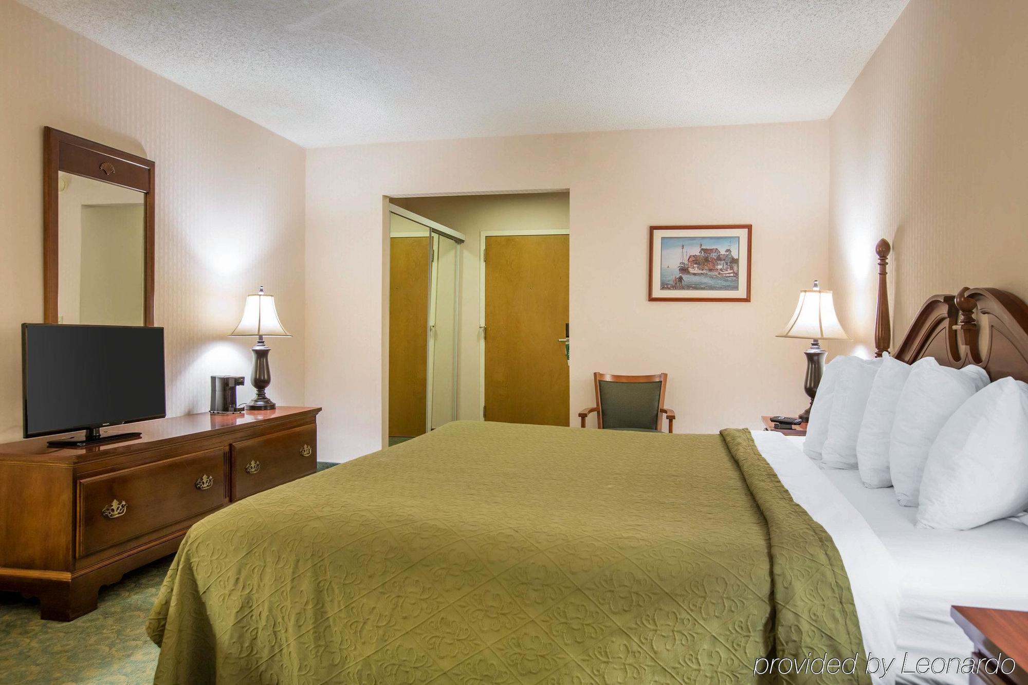 Ramada By Wyndham Arcata Hotel Екстериор снимка