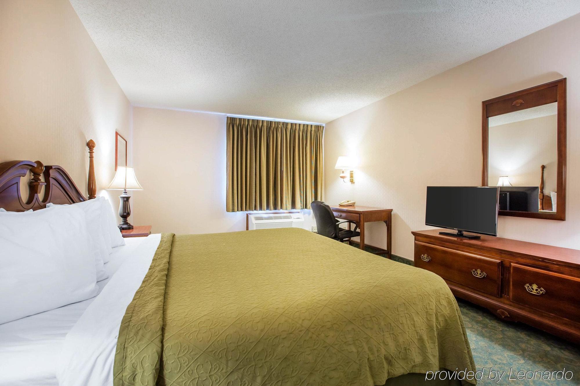 Ramada By Wyndham Arcata Hotel Екстериор снимка
